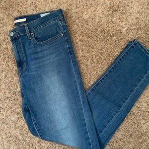 Levi "Slimming Skinny" jeans